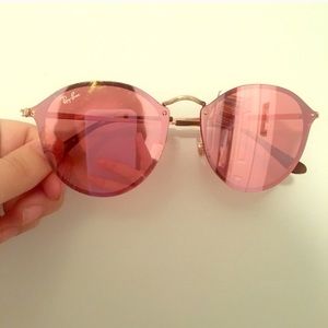 BRAND NEW. NEVER BEEN WORN. AUTHENTIC. HAS TAGS.